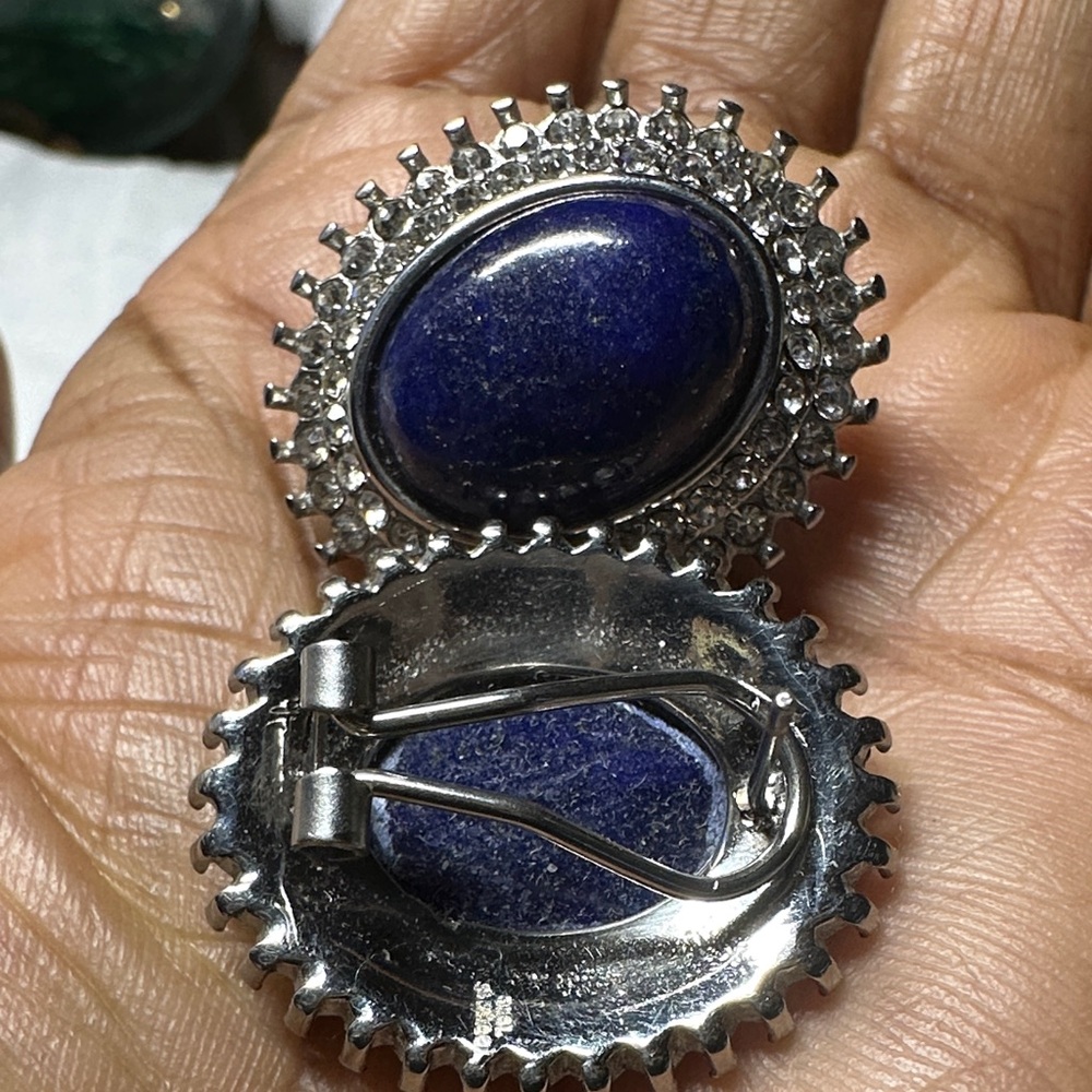 This is a pair of vintage silver-tone lapis lazuli cuff links - Picture 14 of 15